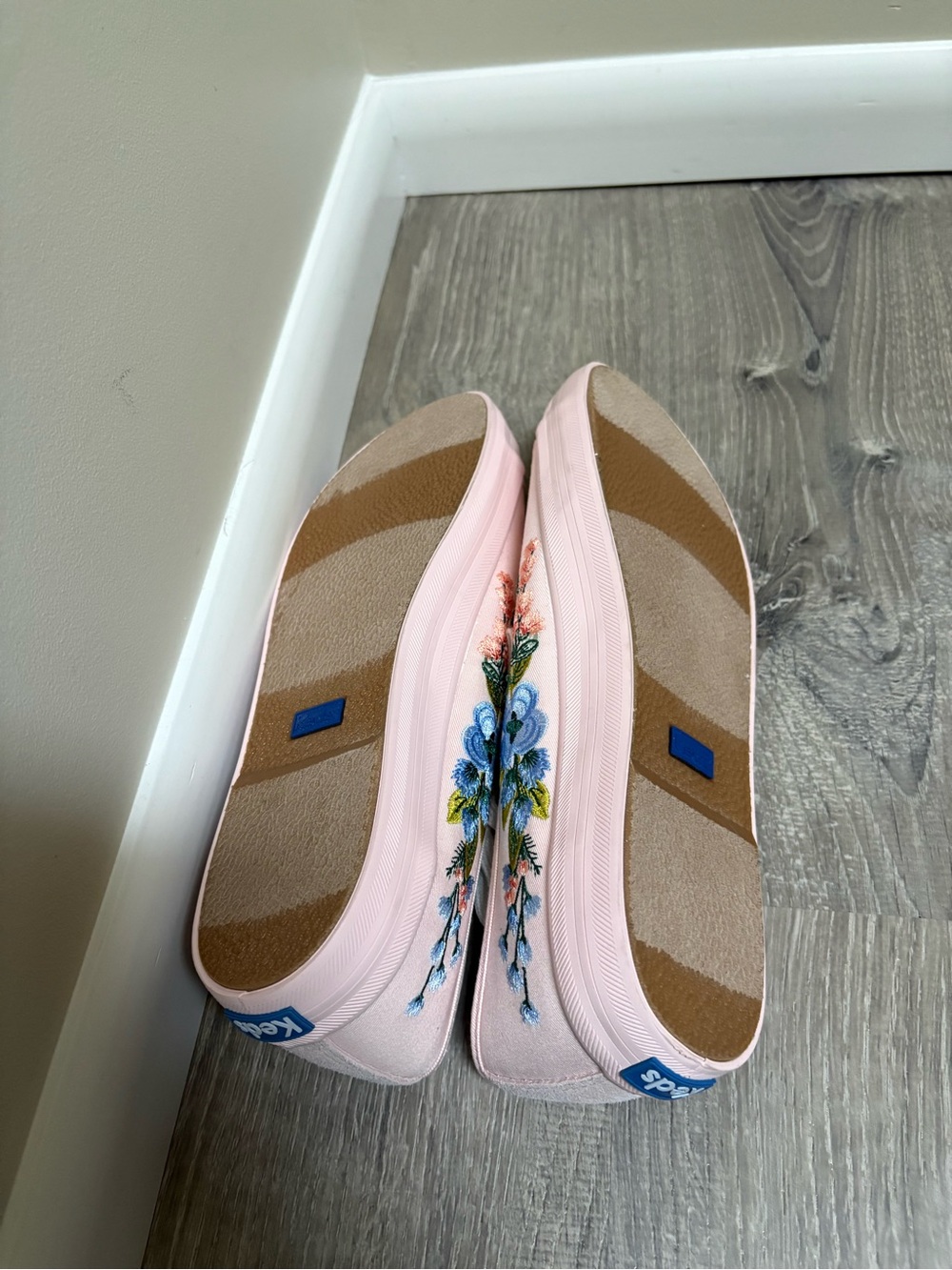 Women’s Keds X Rifle Paper Co. Embroidered Sneakers NWT - Picture 3 of 9